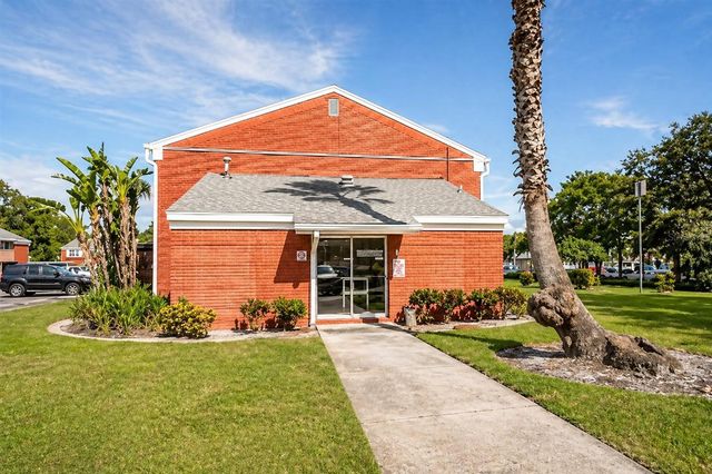 1044 82ND TERRACE N 1044C, St Petersburg, FL 33702