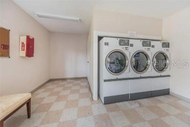 1044 82ND TERRACE N 1044C, St Petersburg, FL 33702