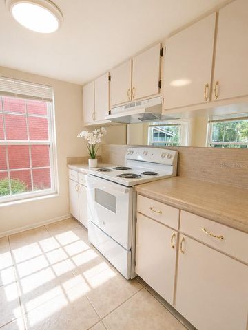 1044 82ND TERRACE N 1044C, St Petersburg, FL 33702