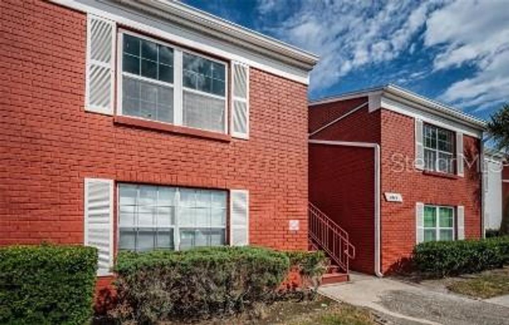 1044 82ND TERRACE N 1044C, St Petersburg, FL 33702