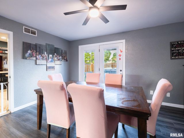 500 N 6TH Street, Pekin, IL 61554