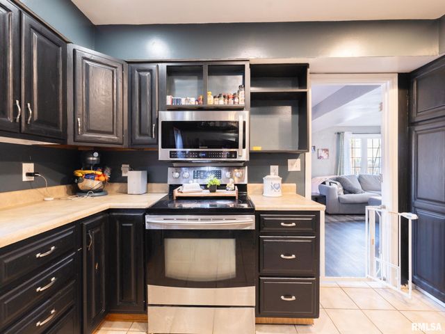 500 N 6TH Street, Pekin, IL 61554