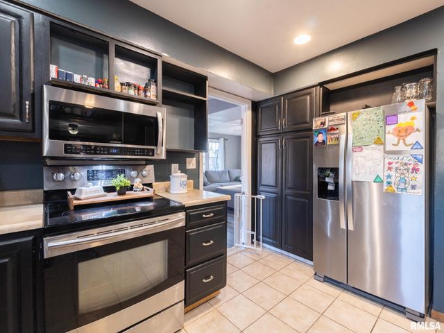 500 N 6TH Street, Pekin, IL 61554