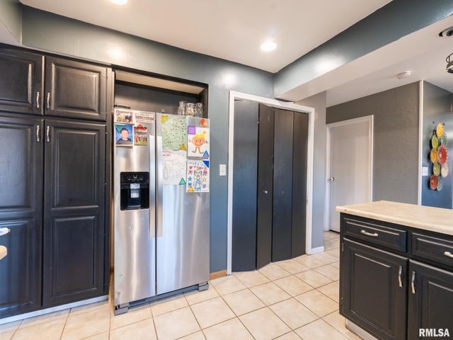 500 N 6TH Street, Pekin, IL 61554