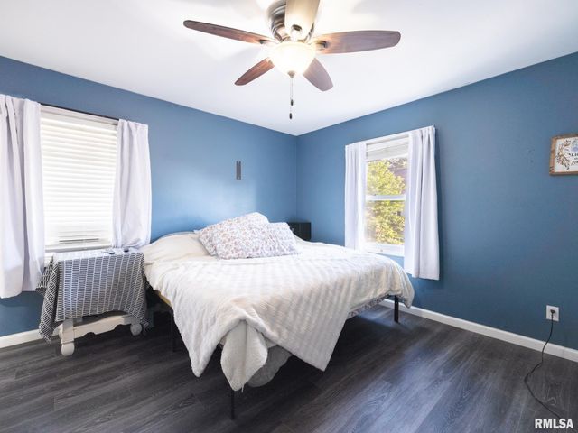500 N 6TH Street, Pekin, IL 61554