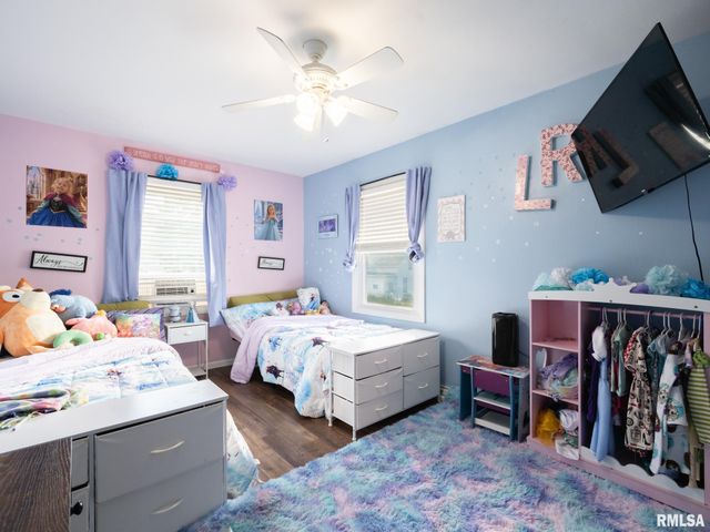 500 N 6TH Street, Pekin, IL 61554