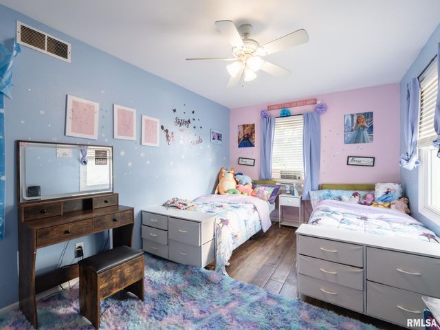 500 N 6TH Street, Pekin, IL 61554