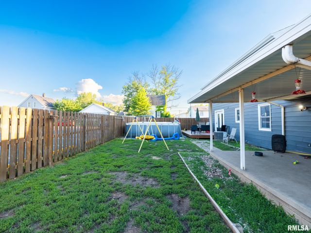 500 N 6TH Street, Pekin, IL 61554