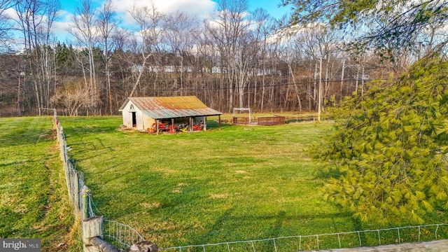 11178 HEDGESVILLE RD, Hedgesville, WV 25427