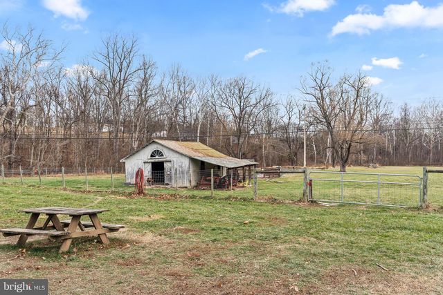 11178 HEDGESVILLE RD, Hedgesville, WV 25427