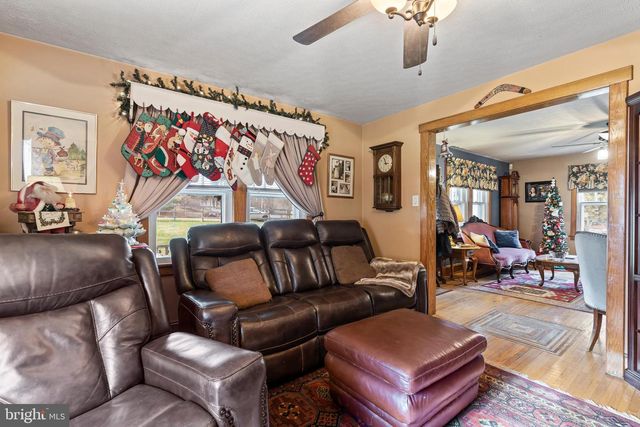 11178 HEDGESVILLE RD, Hedgesville, WV 25427