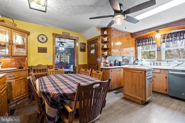 11178 HEDGESVILLE RD, Hedgesville, WV 25427