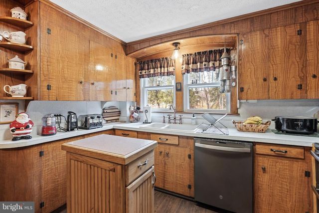 11178 HEDGESVILLE RD, Hedgesville, WV 25427