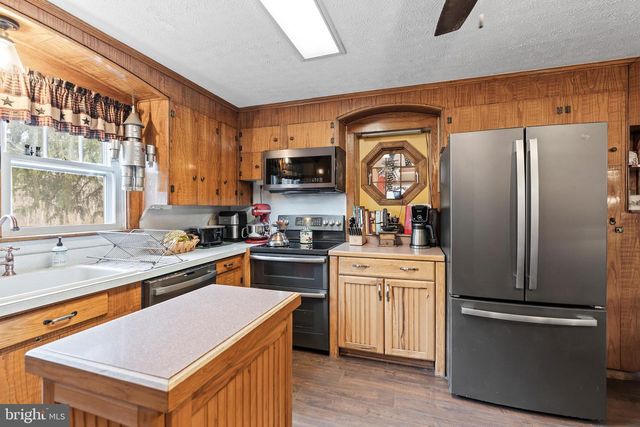 11178 HEDGESVILLE RD, Hedgesville, WV 25427