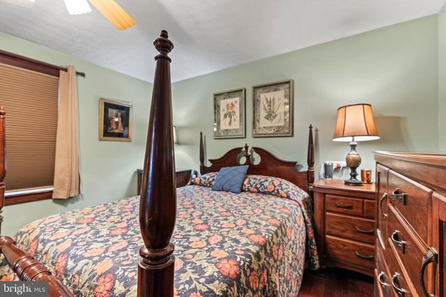 11178 HEDGESVILLE RD, Hedgesville, WV 25427