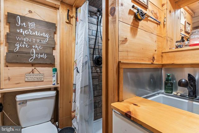 11178 HEDGESVILLE RD, Hedgesville, WV 25427