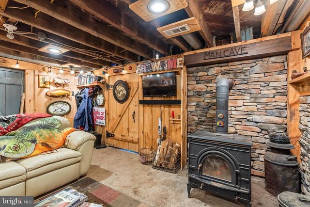 11178 HEDGESVILLE RD, Hedgesville, WV 25427