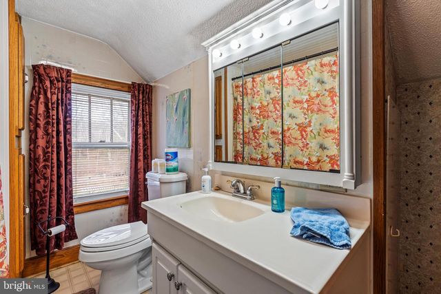 11178 HEDGESVILLE RD, Hedgesville, WV 25427