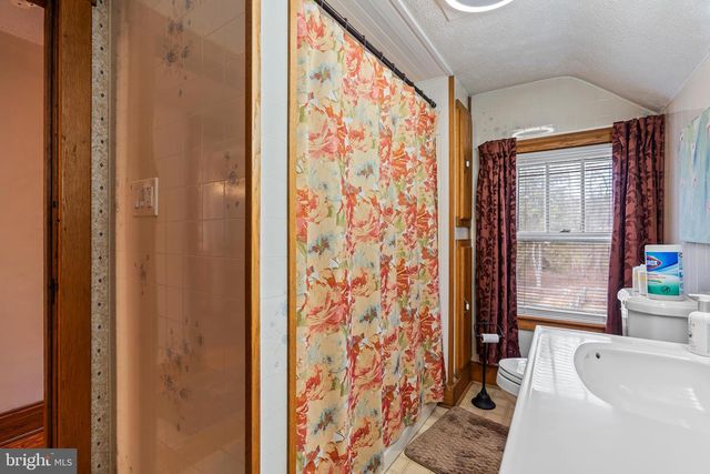 11178 HEDGESVILLE RD, Hedgesville, WV 25427