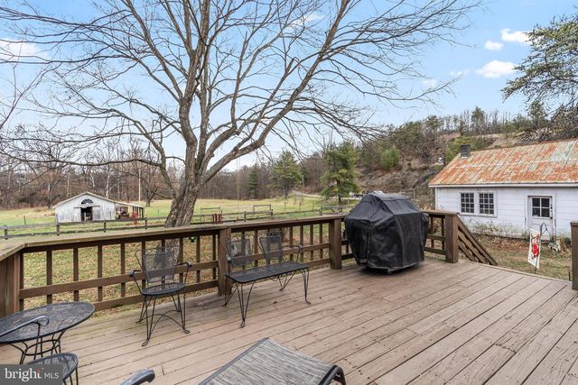 11178 HEDGESVILLE RD, Hedgesville, WV 25427