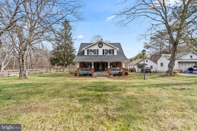 11178 HEDGESVILLE RD, Hedgesville, WV 25427