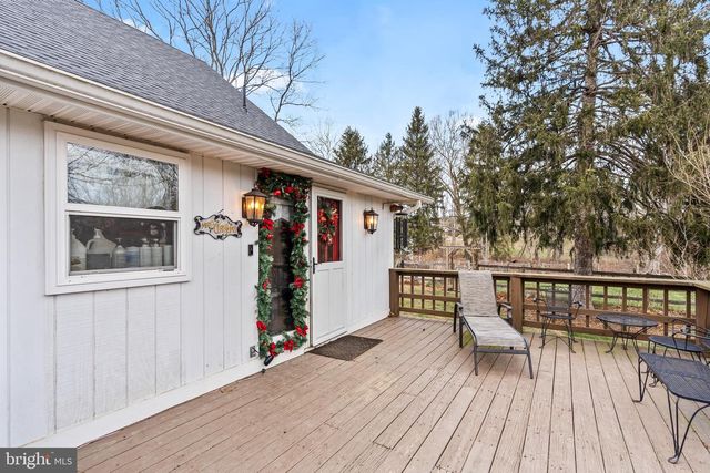 11178 HEDGESVILLE RD, Hedgesville, WV 25427