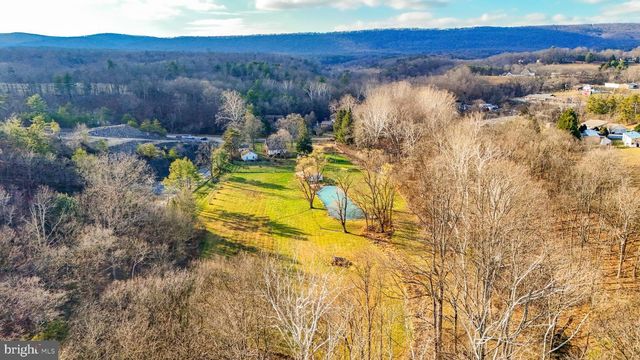 11178 HEDGESVILLE RD, Hedgesville, WV 25427