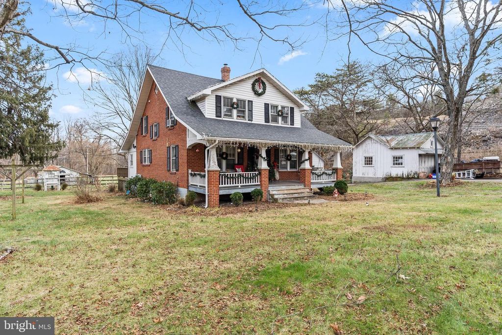 11178 HEDGESVILLE RD, Hedgesville, WV 25427