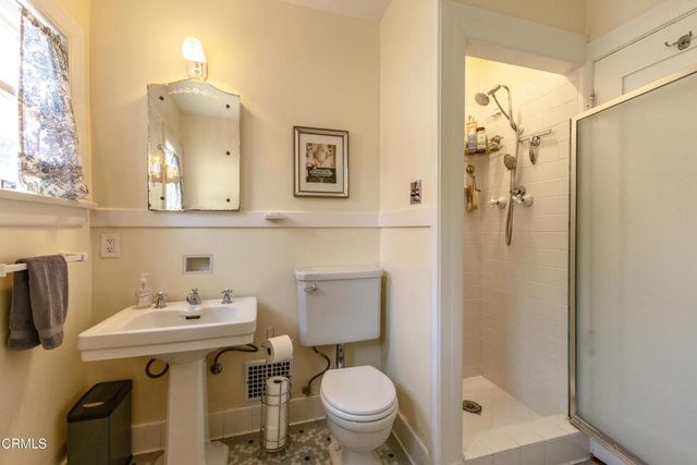 143 N Lincoln Place, Monrovia, CA 91016