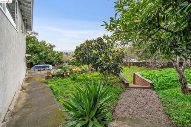 5845 Bernhard Ave, Richmond, CA 94805