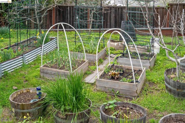 5845 Bernhard Ave, Richmond, CA 94805