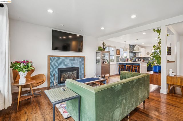 5845 Bernhard Ave, Richmond, CA 94805