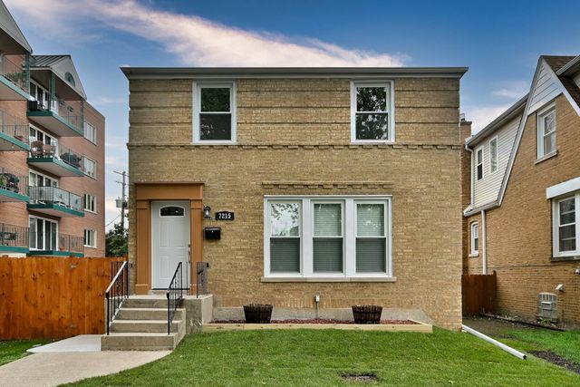 7215 W Farwell Avenue, Chicago, IL 60631