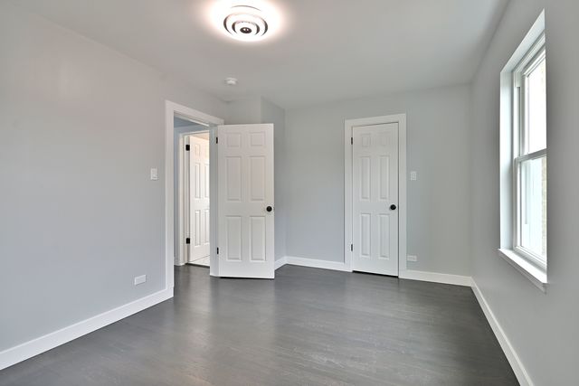 7215 W Farwell Avenue, Chicago, IL 60631