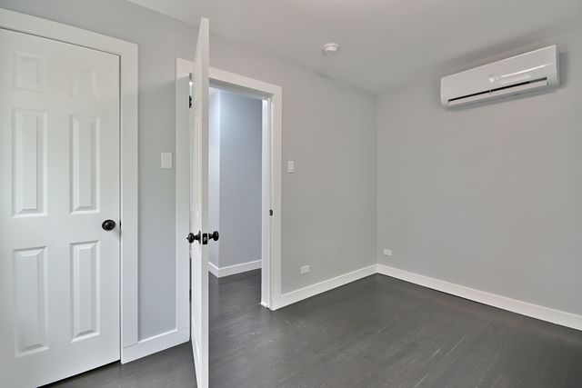 7215 W Farwell Avenue, Chicago, IL 60631