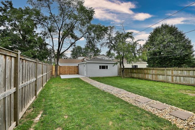 7215 W Farwell Avenue, Chicago, IL 60631