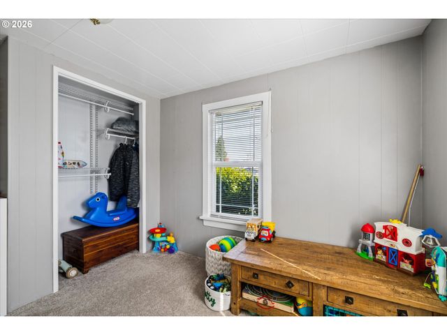 4725 DAISY St, Springfield, OR 97478