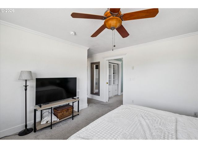 4725 DAISY St, Springfield, OR 97478