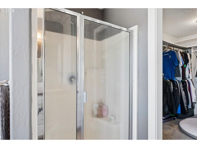 4725 DAISY St, Springfield, OR 97478