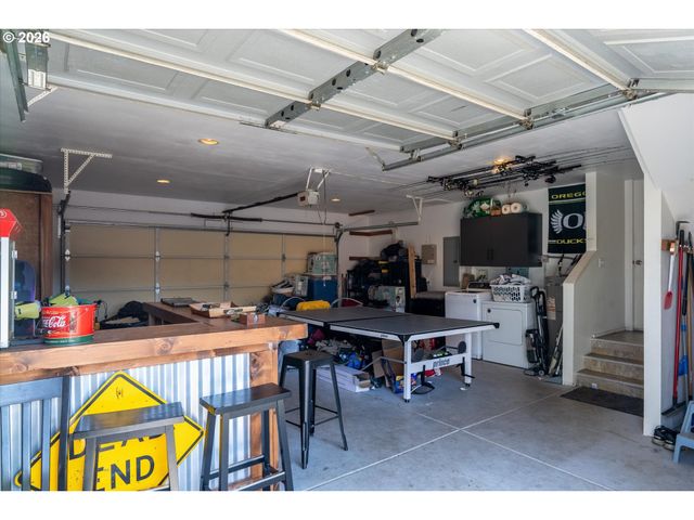 4725 DAISY St, Springfield, OR 97478