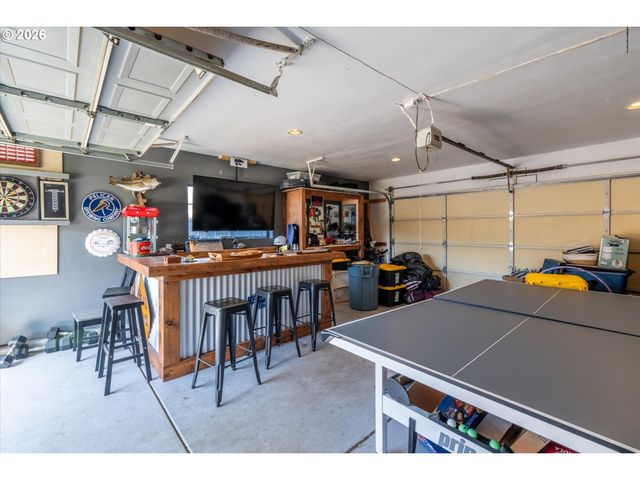 4725 DAISY St, Springfield, OR 97478