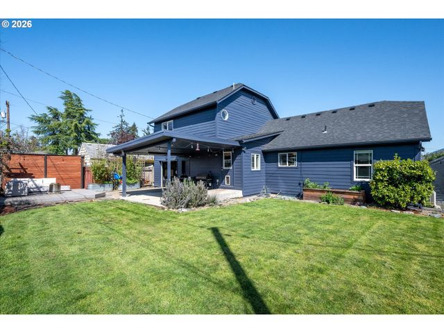 4725 DAISY St, Springfield, OR 97478