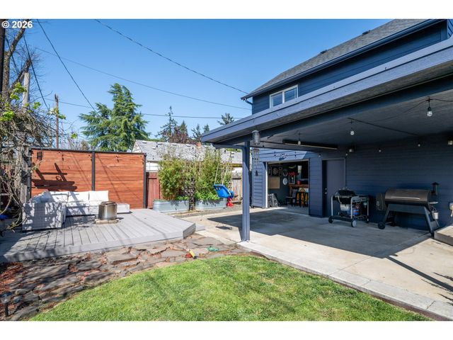 4725 DAISY St, Springfield, OR 97478