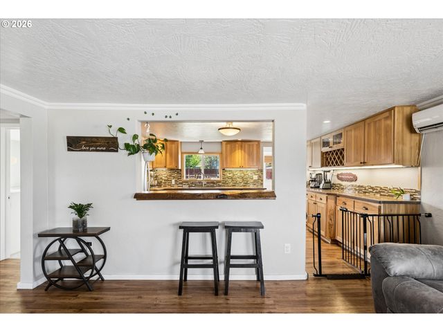 4725 DAISY St, Springfield, OR 97478