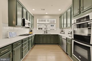 4420 BEECHSTONE LN #B, Fairfax, VA 22033