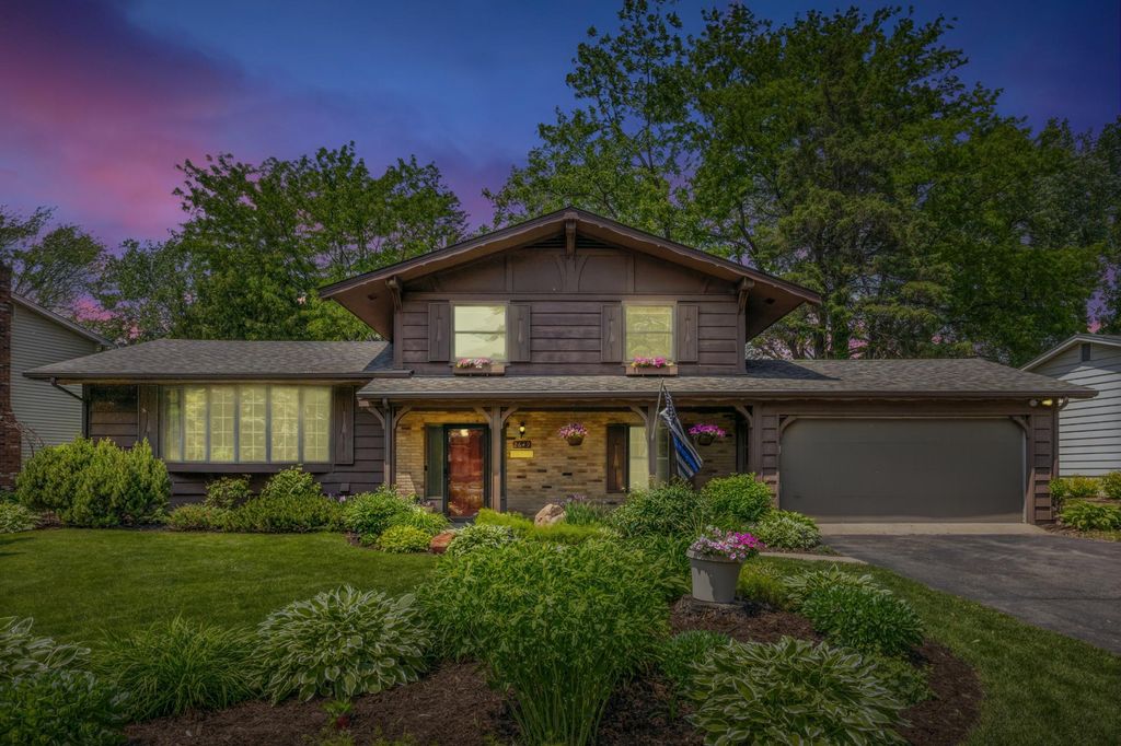 2649 Riviera Drive S, White Bear Lake, MN 55110