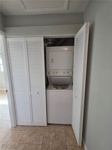 51 Tangerine CT, Lehigh Acres, FL 33936
