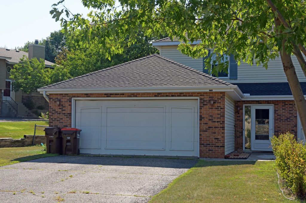 6781 Sherwood Road, Woodbury, MN 55125 — exterior