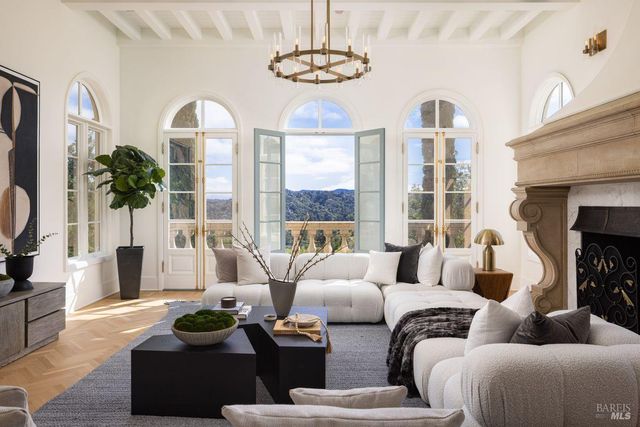 27 Upper Rd, Ross, CA 94957