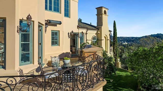 27 Upper Rd, Ross, CA 94957